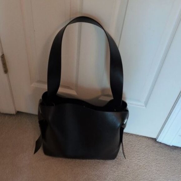 ACNE STUDIOS MUSUBI MIDI SHOULDER BAG THE MUST HAVE OF 2025. PERFECT, UNWORN. - Picture 1 of 11